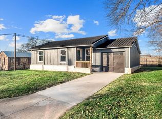 1105 14th St, Bridgeport, TX 76426