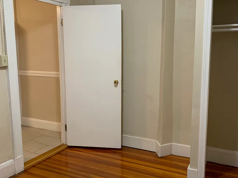 220 Hanover St #3 — Photo 34