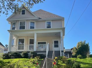 934 University Ave, Dubuque, IA 52001