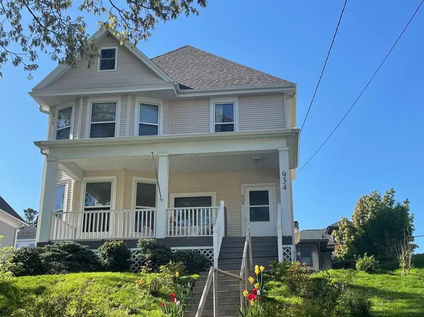 934 University Ave, Dubuque, IA 52001