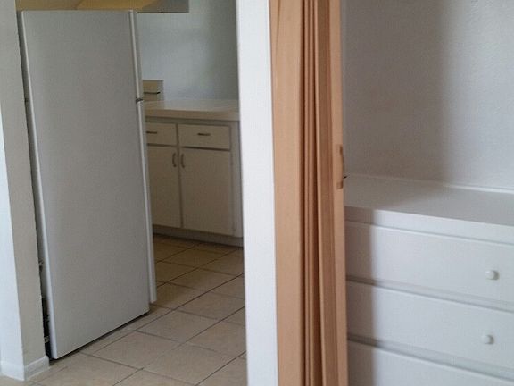 5th image of 4002 S Manhattan Ave APT 37