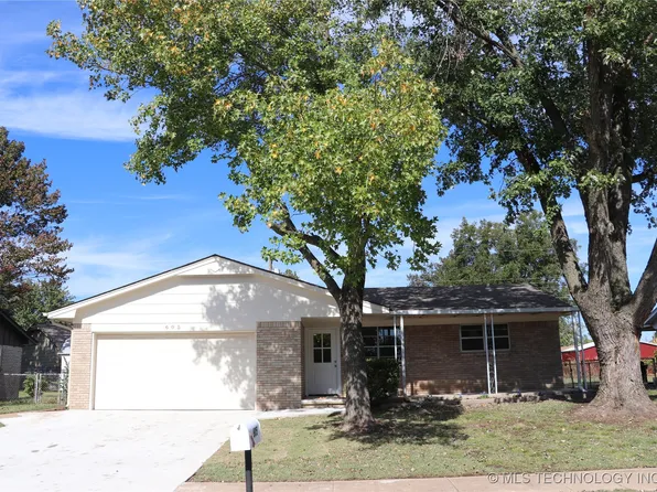 605 W Angus Dr, Sand Springs, OK 74063