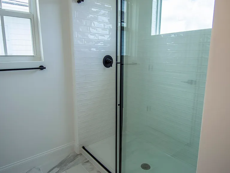 171 SE Birch Ter — Photo 14