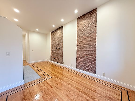 4th image of 328 E 34th St APT F3
