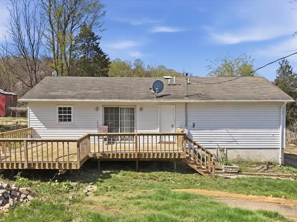 13096 Furnace Mountain Rd, Lovettsville, VA 20180