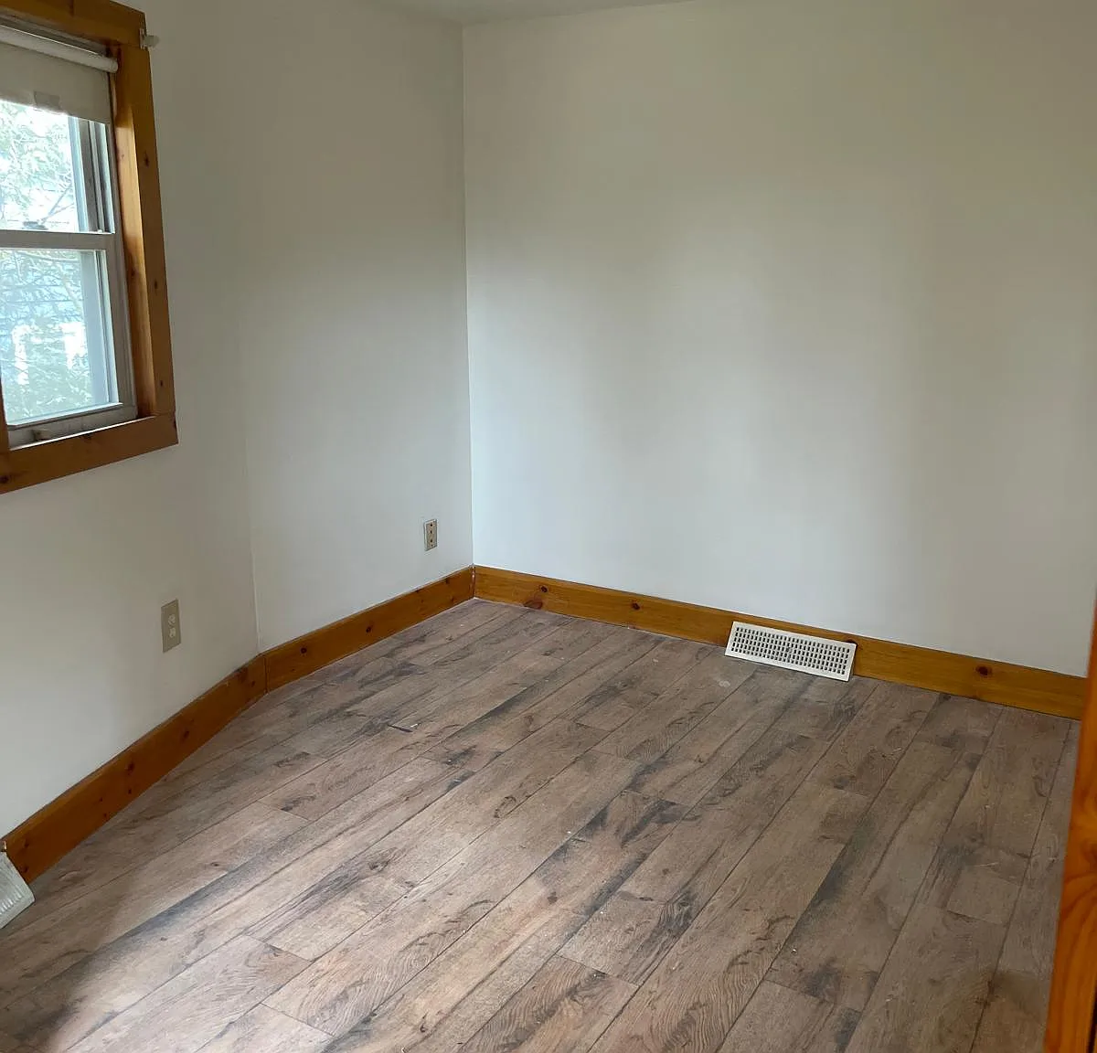 5 bed, 993 sqft, $3,200 — Photo 4