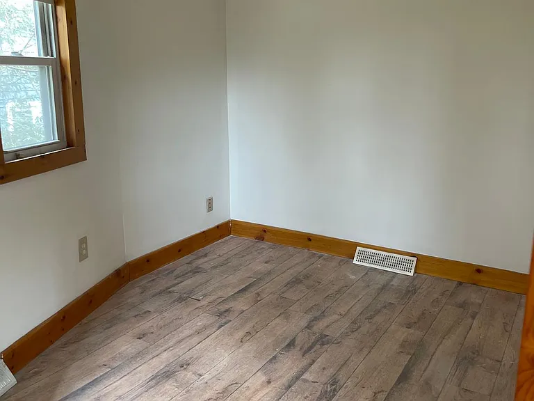 112 Platt St — Photo 3