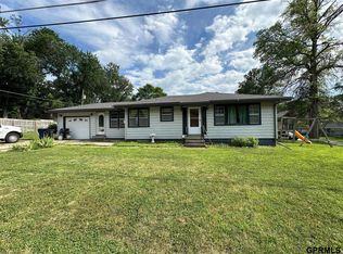 809 E 2nd St, Crete, NE 68333