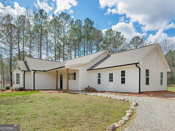 3rd image of 637 Hood Rd