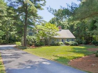 17 Surrey Ln, Topsfield, MA 01983