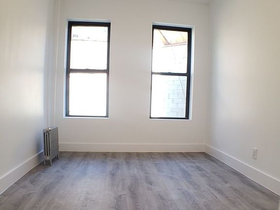 5th image of 1047 Hoe Ave APT B1