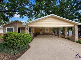209 Scarborough Rd, Centerville, GA 31028
