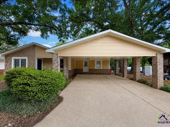 209 Scarborough Rd, Centerville, GA 31028