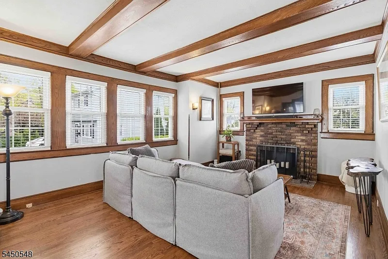 3 bed, 2.0 bath, $5,000 — Photo 4