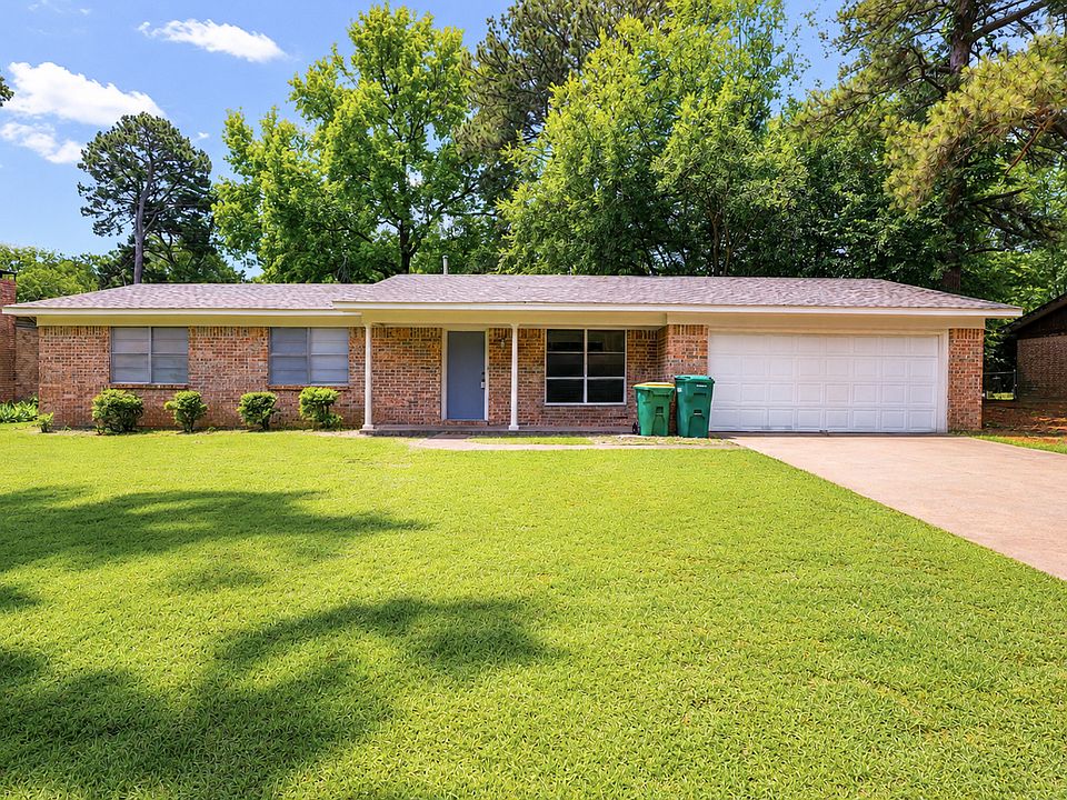 1st image of 104 San Saba Ln