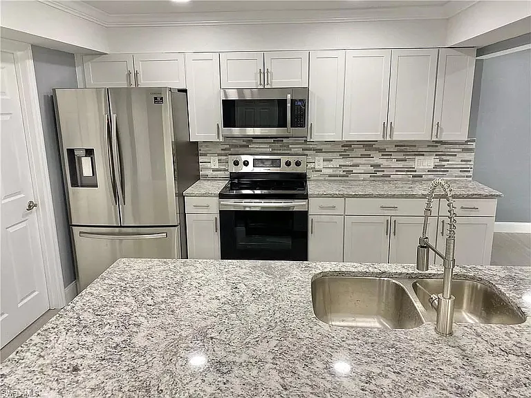 8096 Harrisburg Dr — Photo 12