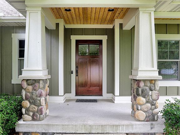 3rd image of 3136 Park South Dr