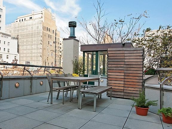 5th image of 131 E 64th St