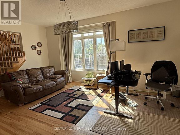 4th image of 134 Edwin Carr St