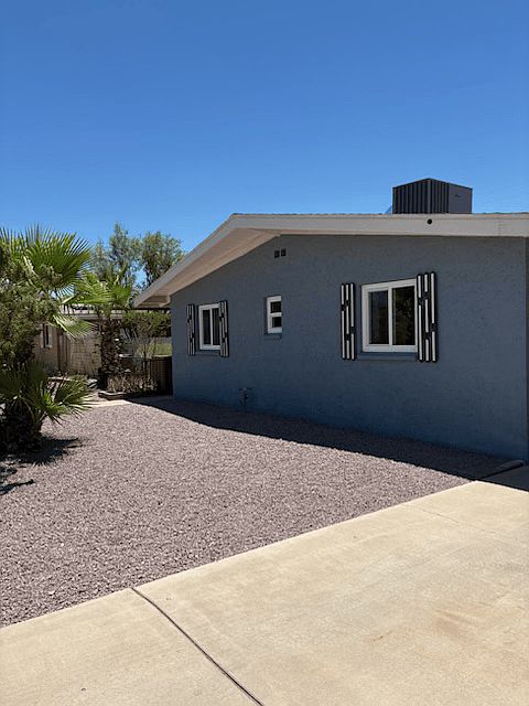 1st image of 905 E Alice Ave