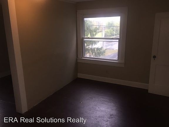 4th image of 3168 E 5th Ave