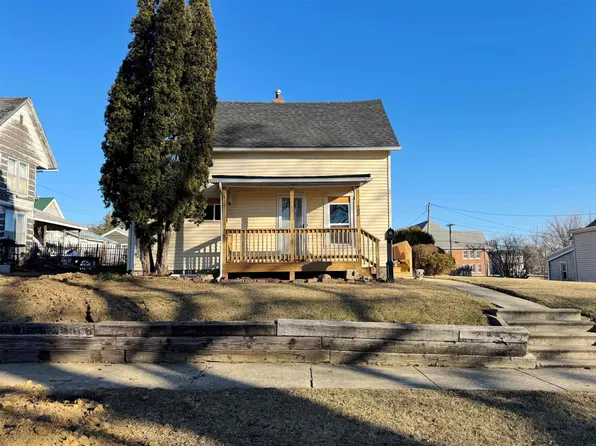 1405 7th Ave, Belle Plaine, IA 52208