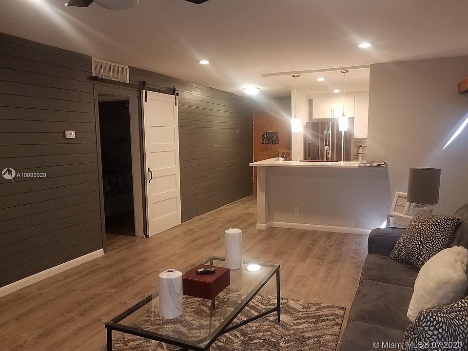 1st image of 1700 SE 15th St APT 101