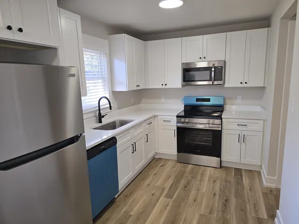 705 S Broad St APT F, Burlington, NC 27215