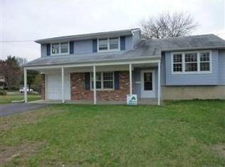 1 Cypress Rd, Burlington, NJ 08016