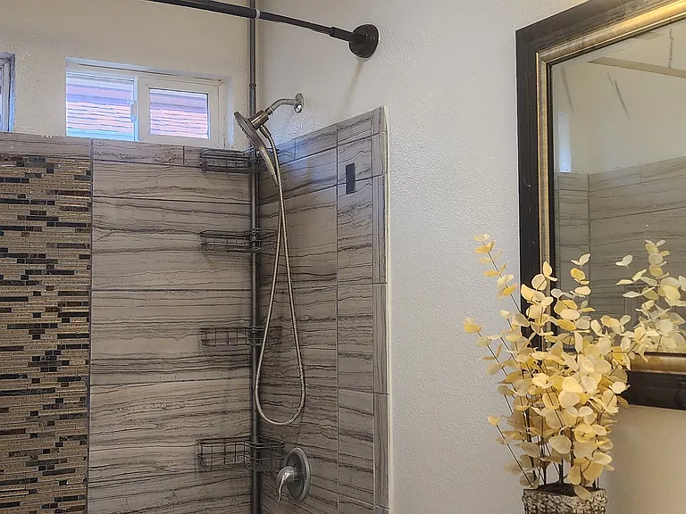 547 Hart Dr #3 — Photo 4
