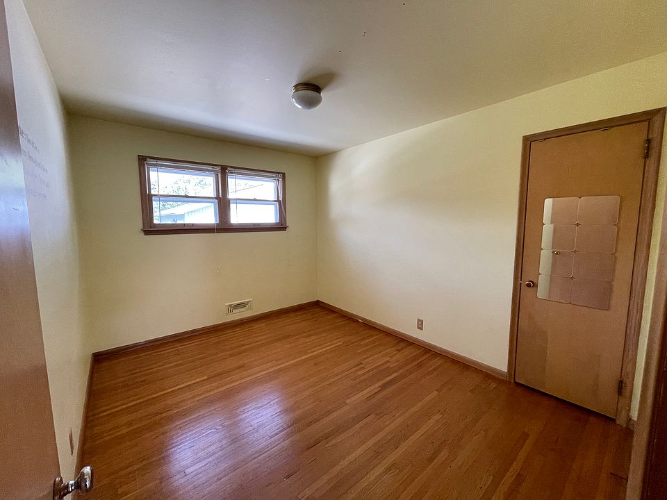Room available for rent