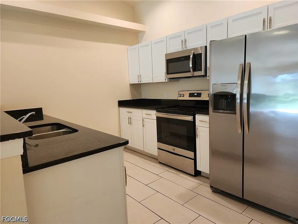 3 bed, 2.0 bath, 1209 sqft, $1,550 — Photo 2