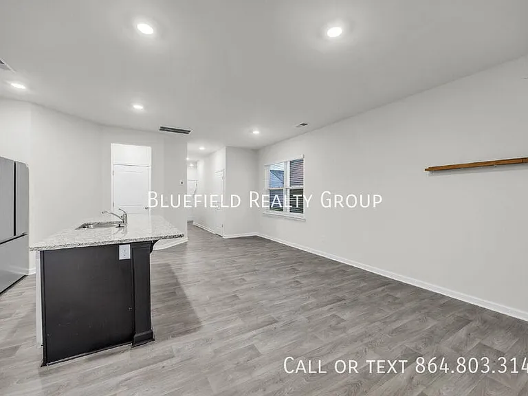 1329 Wunder Way — Photo 4