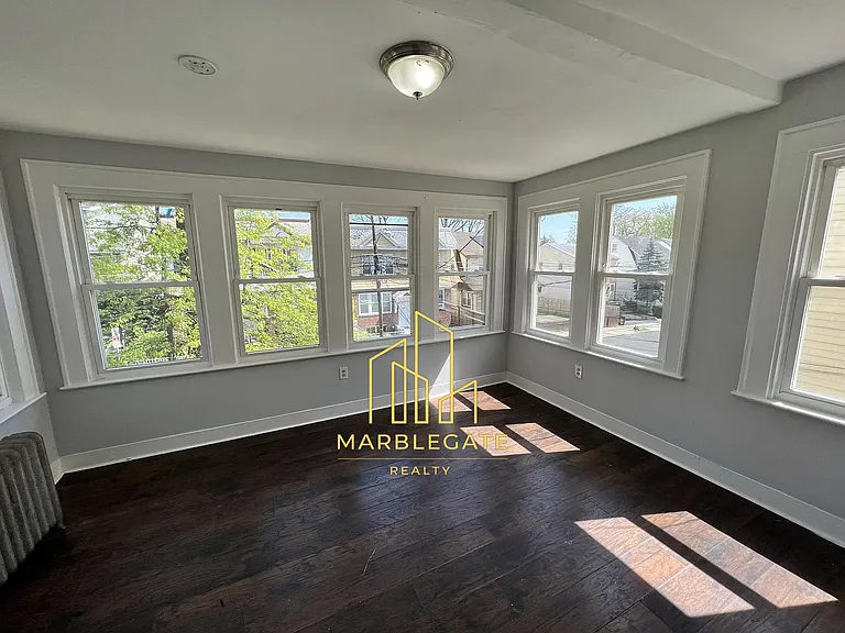 229 Alexander St #22 — Photo 14