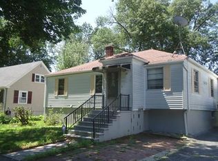 22 Knowles Rd, Worcester, MA 01602
