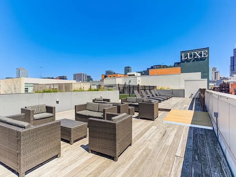 Luxe on Madison — Photo 10