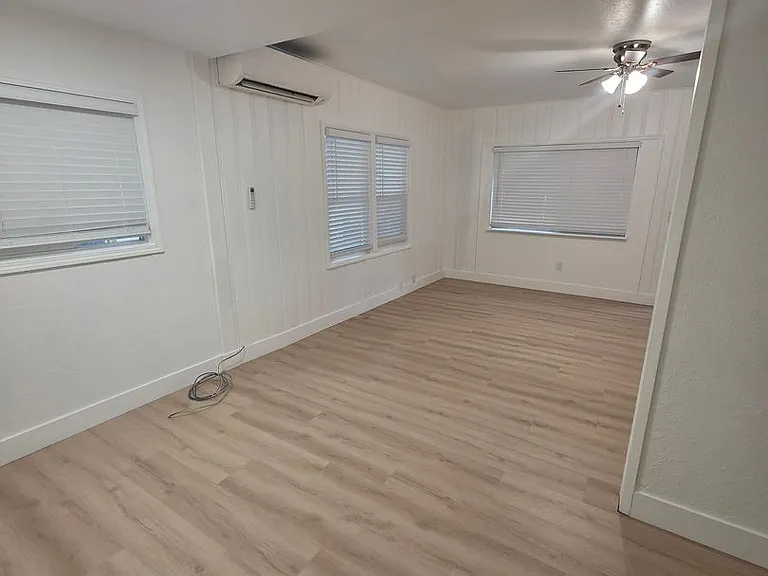 4072 Flower St — Photo 5
