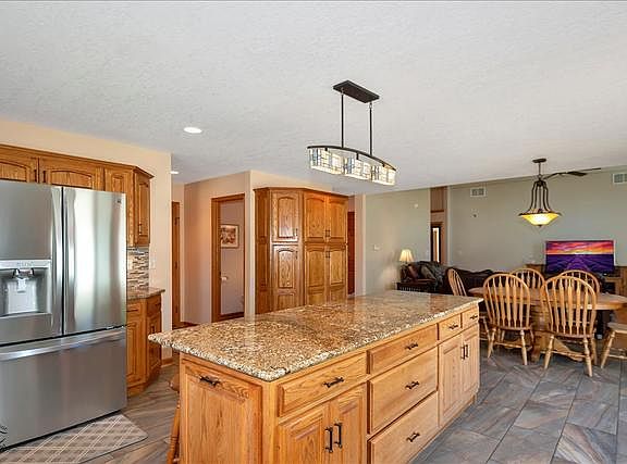 4th image of 1587 Carriage Ln