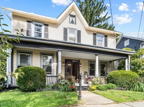 74 Brunswick Ave, Bloomsbury Boro, NJ 08804