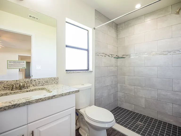 1009 Nicholas Pkwy W — Photo 11