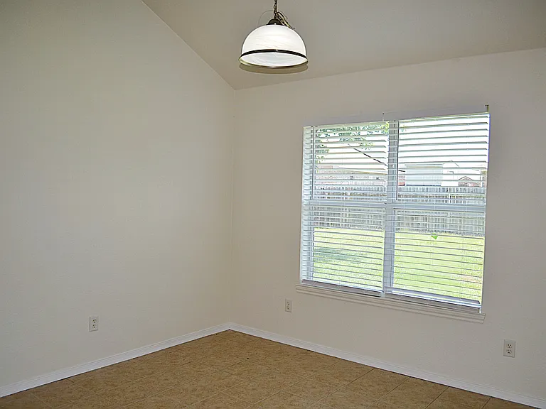 5802 Venetian Ct — Photo 12