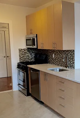 Rented by Quest Realty Sunnyside Corp | media 10