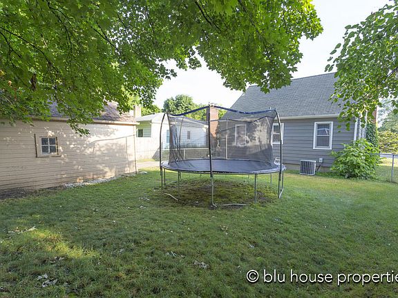 5th image of 1120 Kelsey St NE