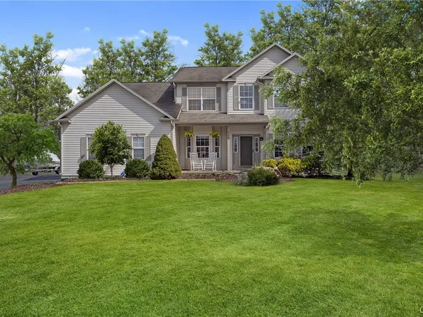 8607 Bayview Dr, Cicero, NY 13039