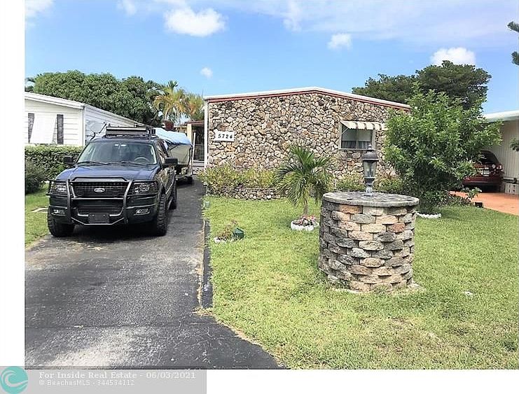 1st image of 5724 Lagoon Dr