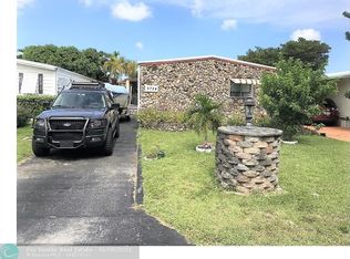 5724 Lagoon Dr, Fort Lauderdale, FL 33312