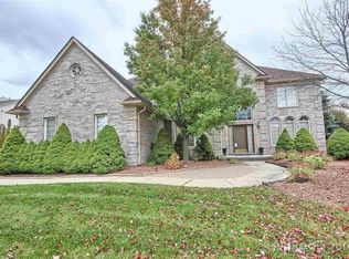 508 Springview Dr, Rochester, MI 48307