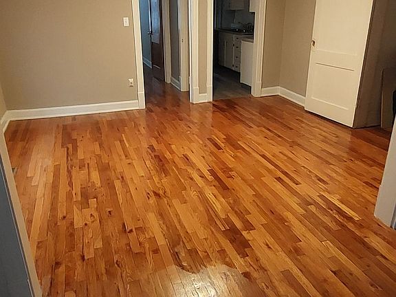 5th image of 5109 Wyandotte St #2S