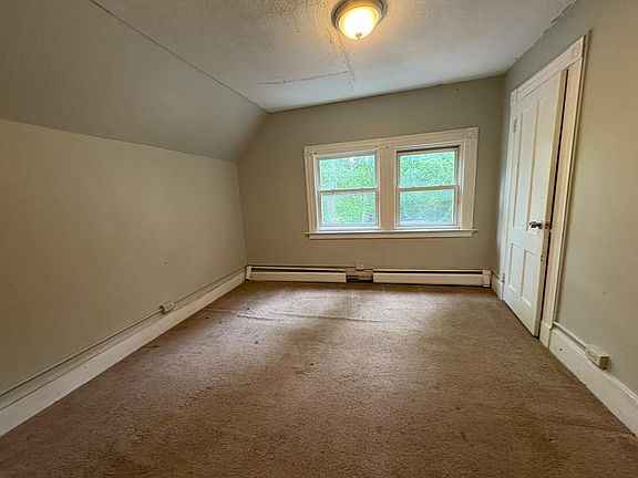 2nd image of 61 Ivy St Fl 2nd