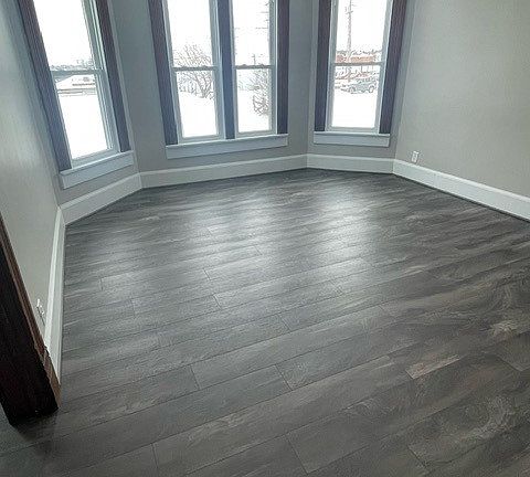 4th image of 1006A Gaston Ave #Top